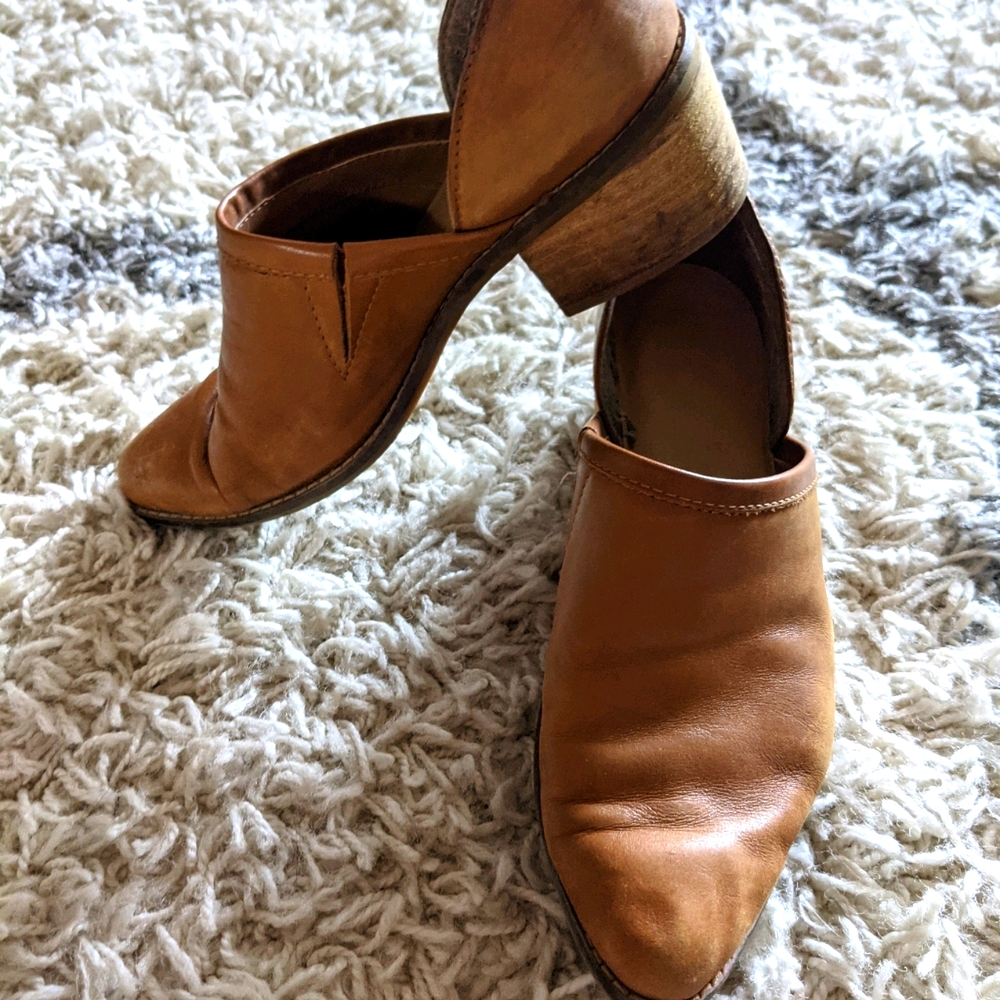 Leather Clog Style Shoes